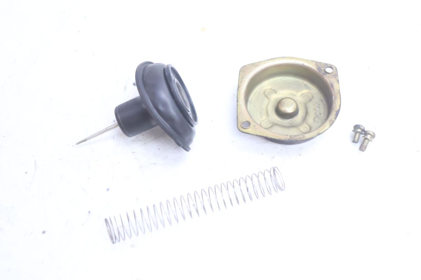 photo de CARBURATORE PEUGEOT KISBEE 4T 50 (2010 - 2017) - Altra vista dell'articolo