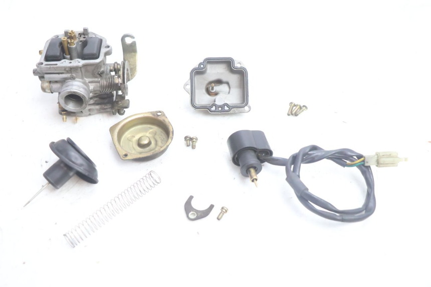 photo de CARBURATORE PEUGEOT KISBEE 4T 50 (2010 - 2017) - Dettagli dei punti di fissaggio