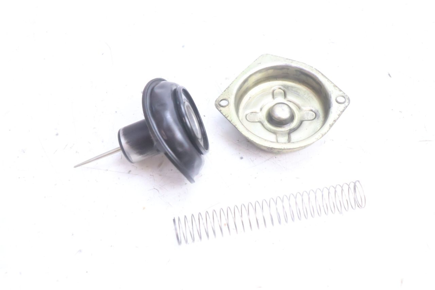 photo de CARBURATORE PEUGEOT KISBEE 4T 50 (2010 - 2017) - Caratteristiche distintive