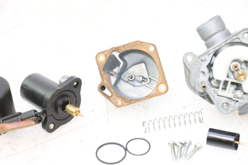 photo de CARBURATORE LONGJIA LJ50QT 8M 2T 50 (2010 - 2017) - Altra vista dell'articolo