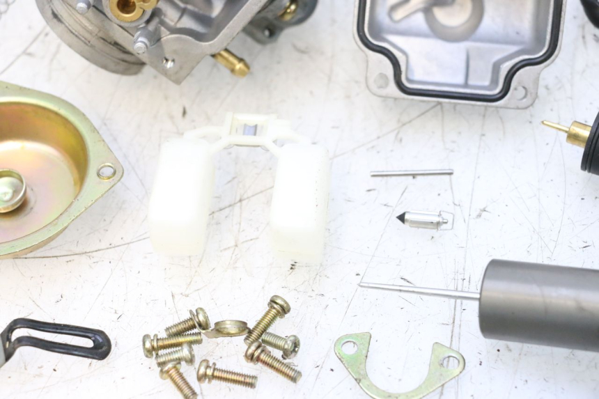 photo de CARBURATORE KEEWAY MATRIX RX9 125 (2006 - 2007) - Caratteristiche distintive