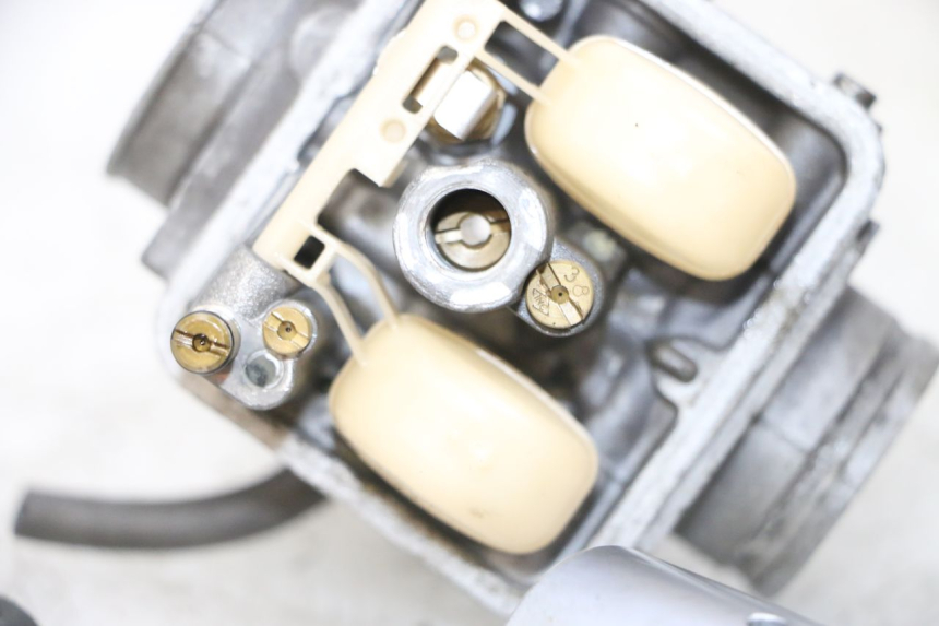 photo de CARBURATORE HONDA NSR R 125 (1994 - 2003) - Primo piano ad alta risoluzione