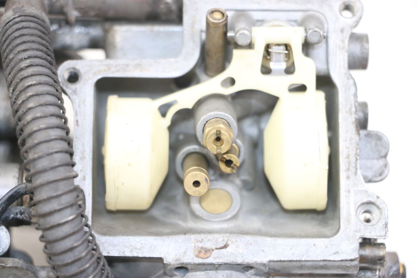 photo de CARBURATORE HONDA NTV DEAUVILLE 650 (1998 - 2001) - Primo piano ad alta risoluzione