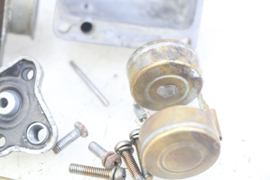 photo de CARBURATORE YAMAHA PW 80 (1983 - 2014) - Caratteristiche distintive