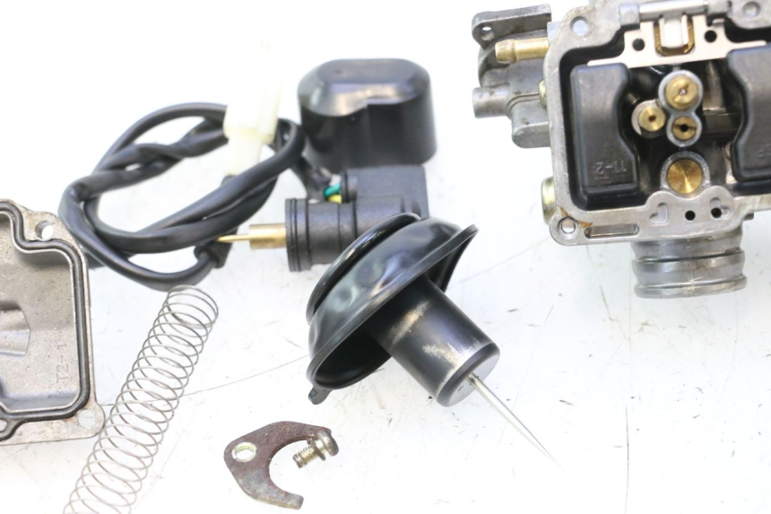 photo de CARBURATORE VASTRO R-ONE 4T 50 (2014 - 2022) - Caratteristiche distintive