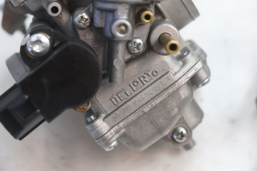 photo de CARBURATORE LAZIO RENO 50 (2016 - 2021) - Primo piano tecnico