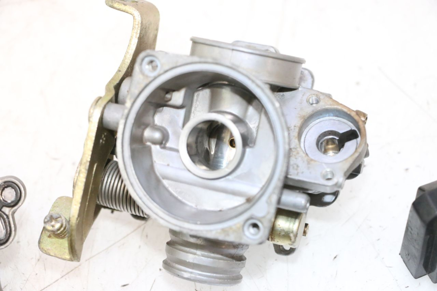 photo de CARBURATORE LAZIO RENO 50 (2016 - 2021) - Stato della superficie e materiale