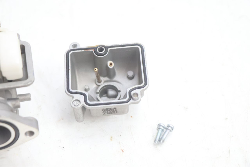 photo de CARBURATORE APOLLO RFZ 150 - Zoom sui componenti