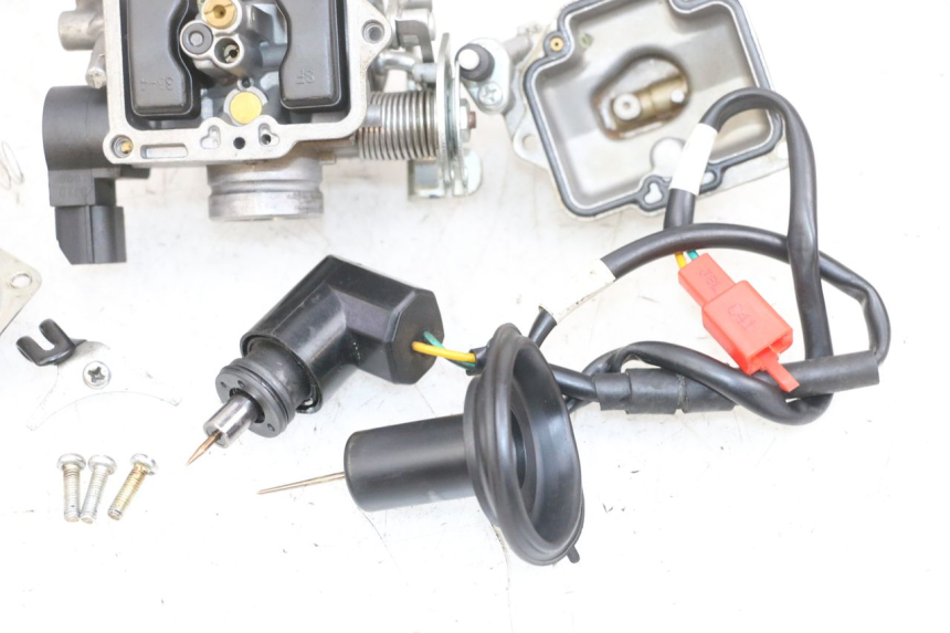 photo de CARBURATORE TNT MOTOR ROMA 10' 4T 50 (2019 - 2022) - Zoom qualità usato