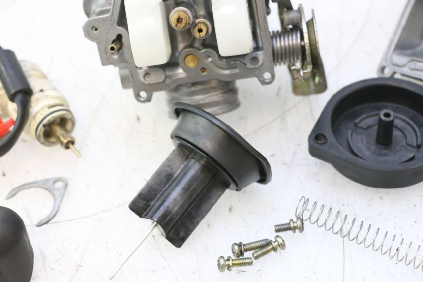 photo de CARBURATORE DAELIM S2 125 (2006 - 2007) - Primo piano ad alta risoluzione