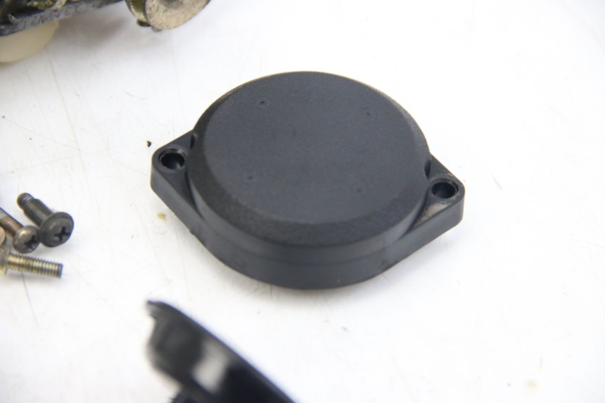 photo de CARBURATORE APRILIA SCARABEO 4T 50 (2009 - 2017) - Dettagli dei punti di fissaggio