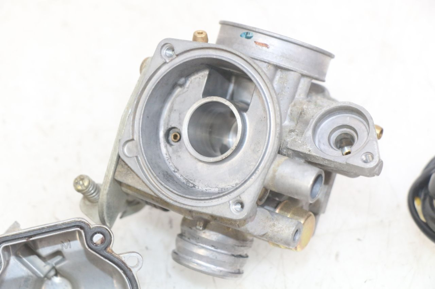 photo de CARBURATORE HONDA SCV LEAD 100 (2003 - 2007) - Primo piano ad alta risoluzione