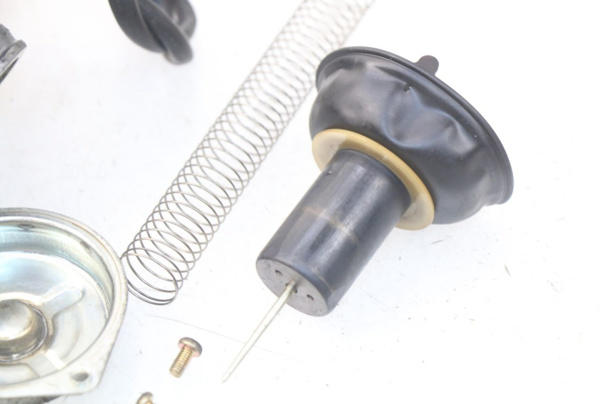 photo de CARBURATORE HONDA SES DYLAN 125 (2002 - 2006) - Stato della superficie e materiale