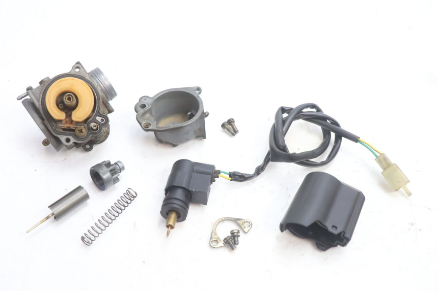 photo de CARBURATORE PEUGEOT SPEEDFIGHT LC 50 (1996 - 2002) - Stato della superficie e materiale