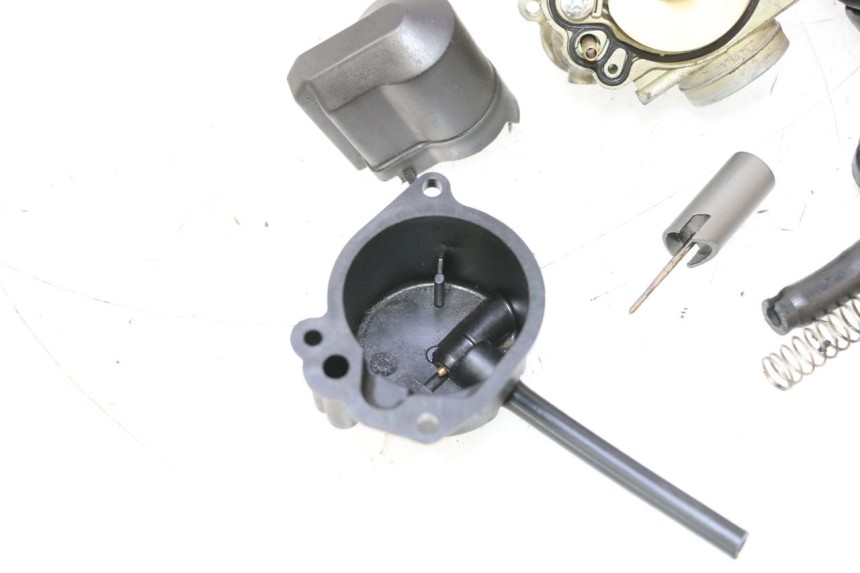 photo de CARBURATORE PEUGEOT SPEEDFIGHT LC 50 (1996 - 2002) - Caratteristiche distintive
