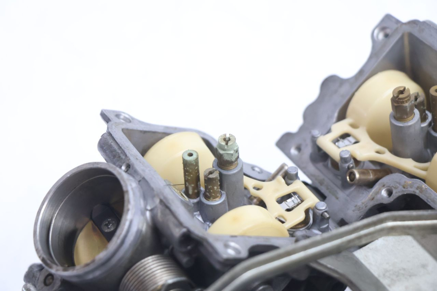 photo de CARBURATORE HONDA ST PAN EUROPEAN 1100 (1990 - 2002) - Focus sulla struttura