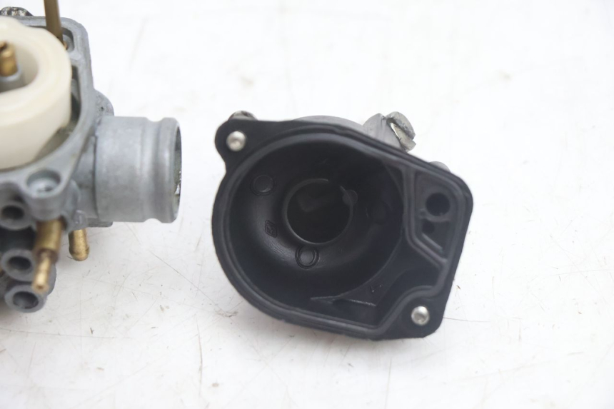 photo de CARBURATORE PEUGEOT STREETZONE NAKED 2T 50 (2014 - 2018) - Altra vista dell'articolo