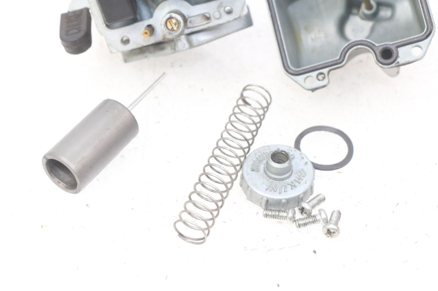 photo de Carburatore NITRO MOTORS THUNDER 125 - Stato della superficie e materiale