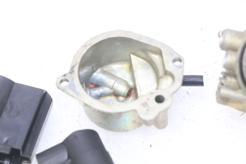 photo de CARBURATORE PEUGEOT TKR TREKKER FURIOUS 50 (2005 - 2014) - Zoom sui componenti