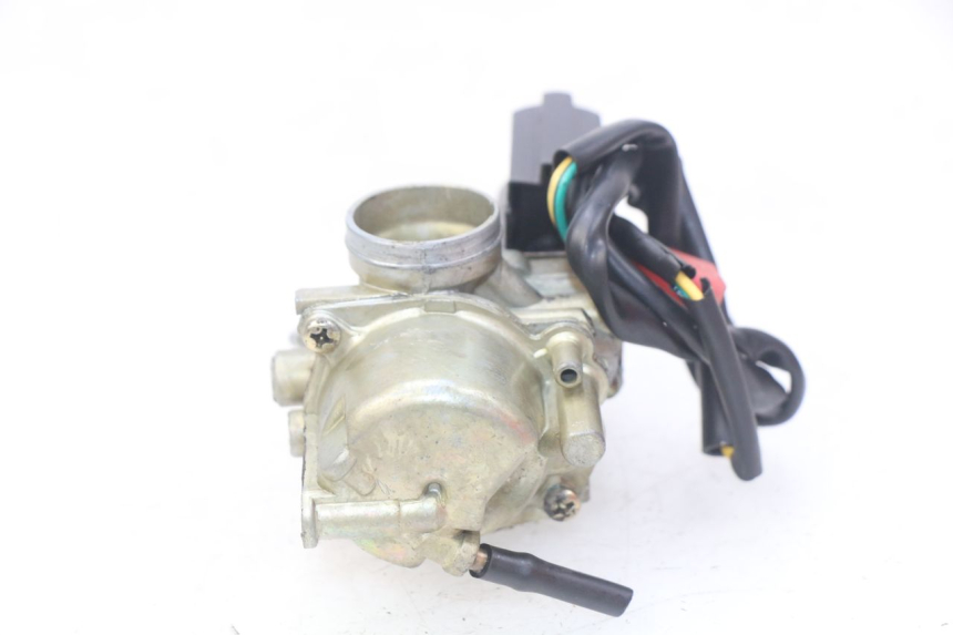 photo de CARBURATORE PEUGEOT TKR TREKKER FURIOUS 50 (2005 - 2014) - Primo piano tecnico