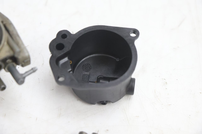photo de CARBURATORE PEUGEOT TKR TREKKER FURIOUS 50 (2005 - 2014) - Altra vista dell'articolo