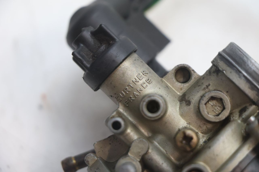 photo de CARBURATORE PEUGEOT TKR TREKKER FURIOUS 50 (2005 - 2014) - Zoom sullo stato d'uso