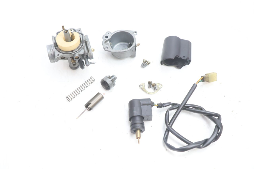 photo de CARBURATORE PEUGEOT TREKKER 50 (1995 - 2004) - Dettagli dei punti di fissaggio