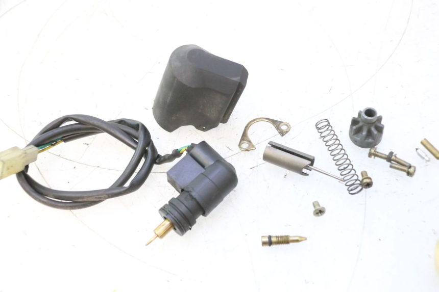 photo de CARBURATORE PEUGEOT TREKKER 50 (1995 - 2004) - Ispezione visiva dettagliata