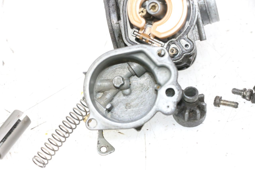 photo de CARBURATORE PEUGEOT TREKKER 50 (1995 - 2004) - Ispezione visiva dettagliata