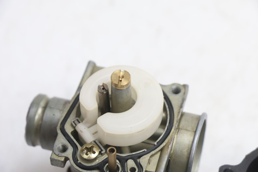 photo de CARBURATORE PIAGGIO TYPHOON 50 (2000 - 2009) - Stato della superficie e materiale