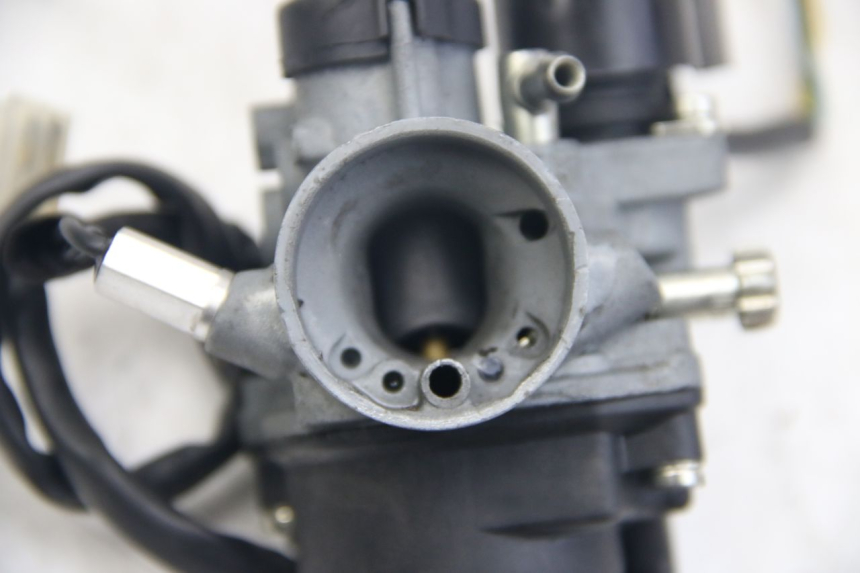 photo de CARBURATORE PIAGGIO VESPA SPRINT 2T 50 (2014 - 2018) - Dettagli dei punti di fissaggio
