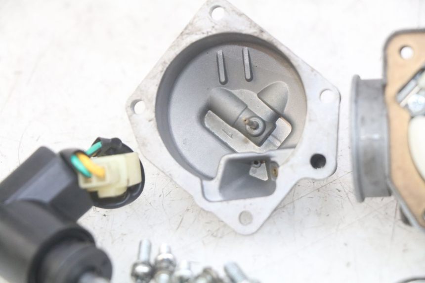 photo de CARBURATORE PEUGEOT VIVACITY NEW 2T 50 (2008 - 2017) - Marcature e riferimenti originali