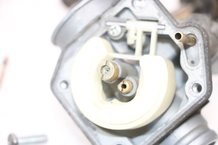 photo de CARBURATORE PEUGEOT VIVACITY NEW 2T 50 (2008 - 2017) - Caratteristiche distintive