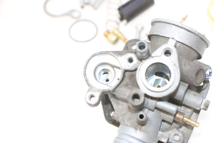photo de CARBURATORE PEUGEOT VIVACITY NEW 2T 50 (2008 - 2017) - Primo piano ad alta risoluzione