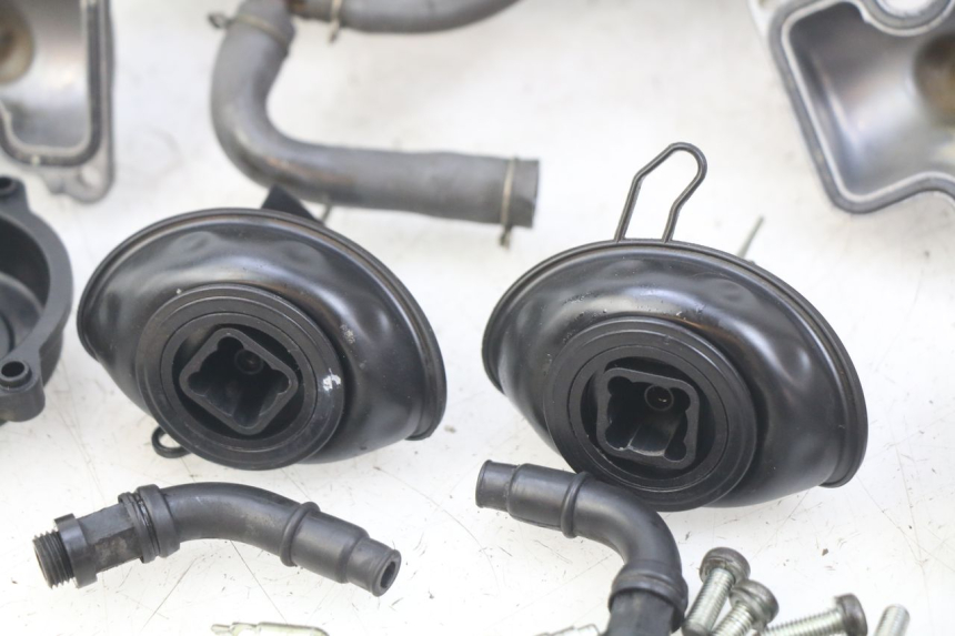 photo de CARBURATORE HONDA VT C SHADOW 125 (1999 - 2007) - Panoramica del profilo