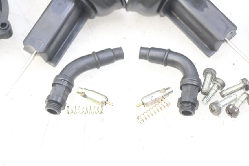 photo de CARBURATORE HONDA VT C SHADOW 125 (1999 - 2007) - Stato della superficie e materiale