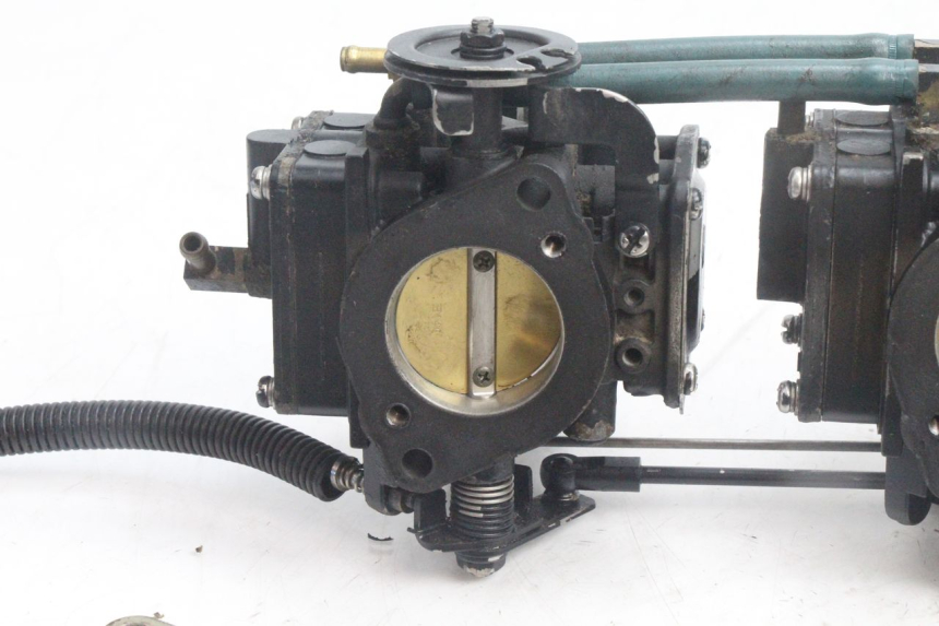 photo de CARBURATORE YAMAHA WAVE RUNNER GP R 1200 (2000 - 2003) - Ispezione visiva dettagliata