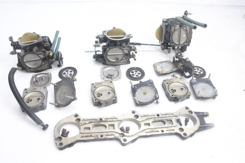 photo de CARBURATORE YAMAHA WAVE RUNNER GP R 1200 (2000 - 2003) - Zoom sullo stato d'uso