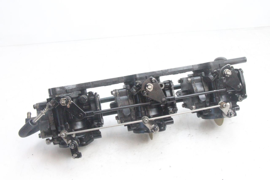 photo de CARBURATORE YAMAHA WAVE RUNNER GP R 1200 (2000 - 2003) - Altra angolazione