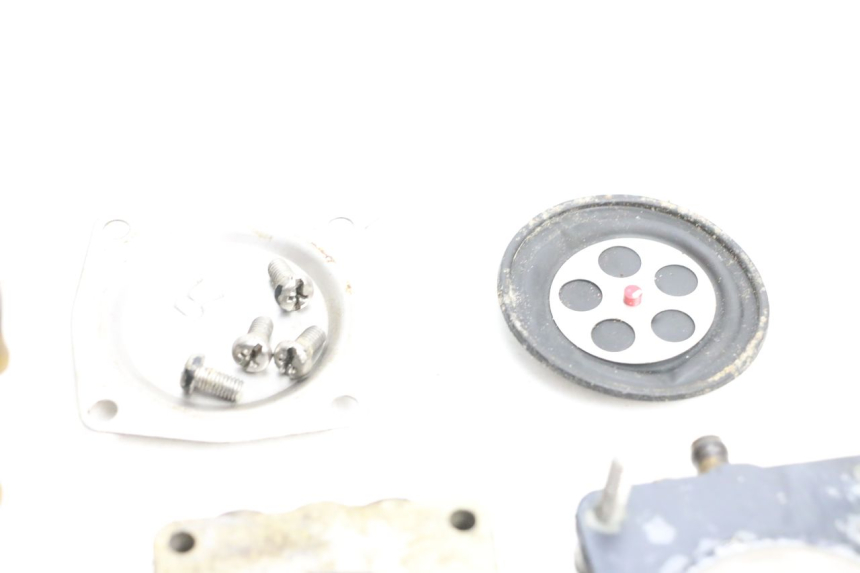 photo de CARBURATORE YAMAHA WAVE RUNNER GP R 1200 (2000 - 2003) - Altra vista dell'articolo