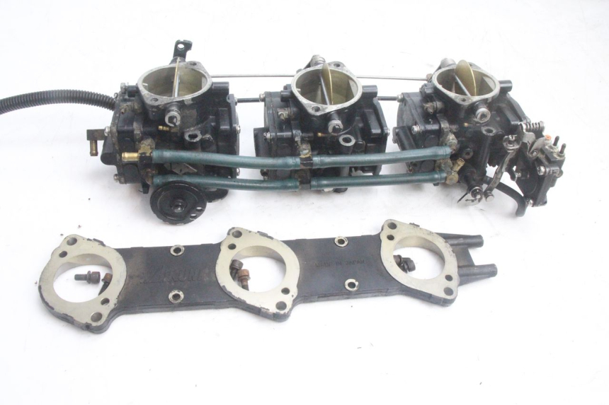 photo de CARBURATORE YAMAHA WAVE RUNNER GP R 1200 (2000 - 2003) - Ricambio usato controllato