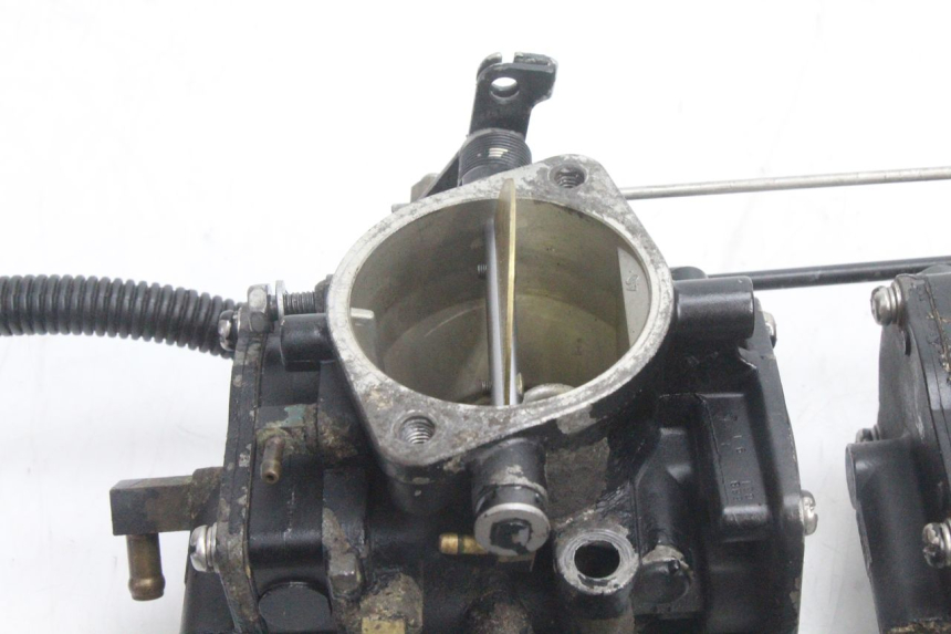 photo de CARBURATORE YAMAHA WAVE RUNNER GP R 1200 (2000 - 2003) - Marcature e riferimenti originali