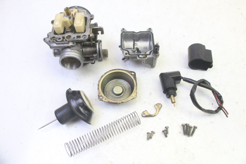 photo de CARBURATORE PIAGGIO X8 125 (2004 - 2007) - Stato della superficie e materiale