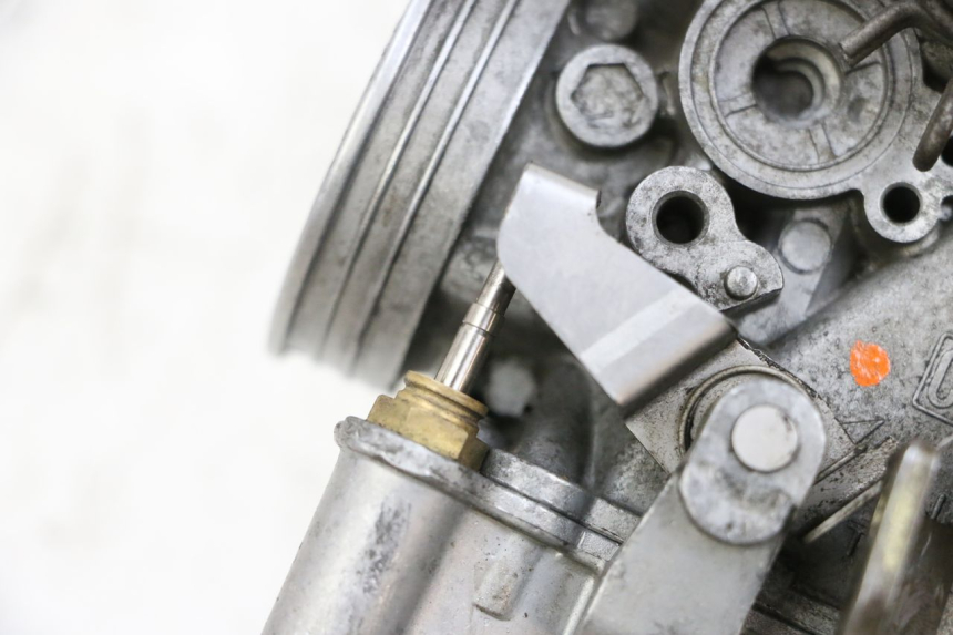 photo de CARBURATORE PIAGGIO X8 125 (2004 - 2007) - Caratteristiche distintive