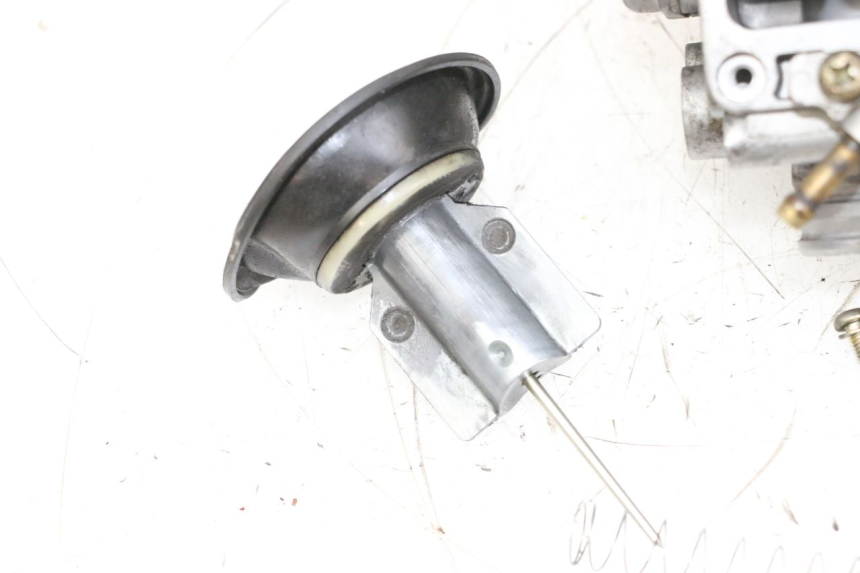 photo de CARBURATORE PIAGGIO X8 125 (2004 - 2007) - Angolazione alternativa