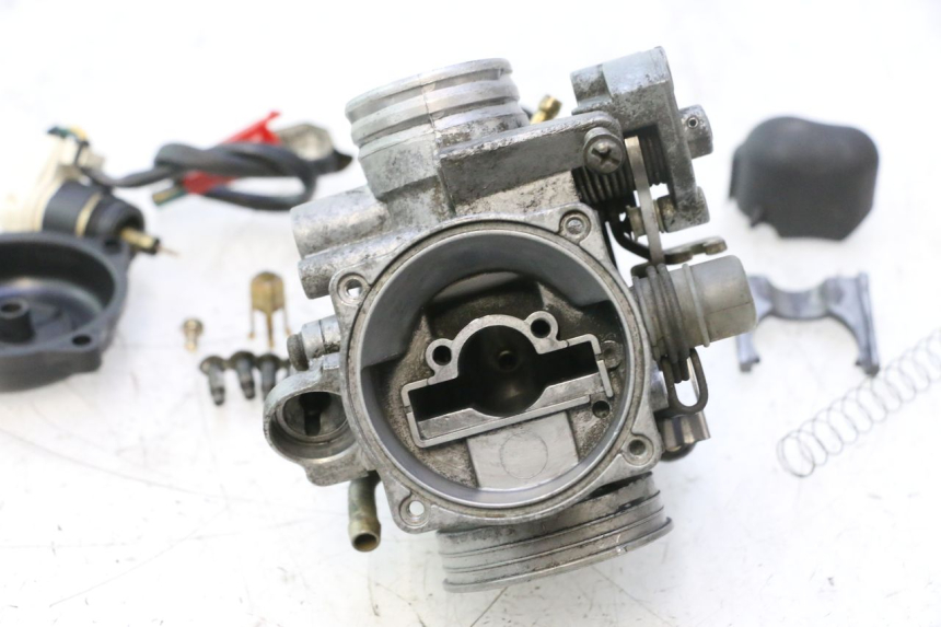 photo de CARBURATORE PIAGGIO X9 EVOLUTION 125 (2003 - 2007) - Caratteristiche distintive