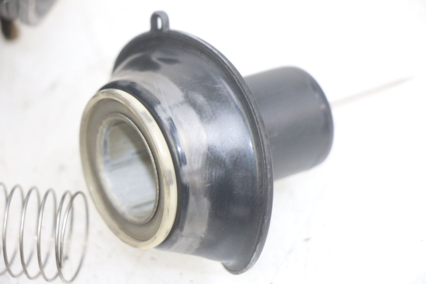 photo de CARBURATORE PIAGGIO X9 125 (2000 - 2003) - Stato della superficie e materiale