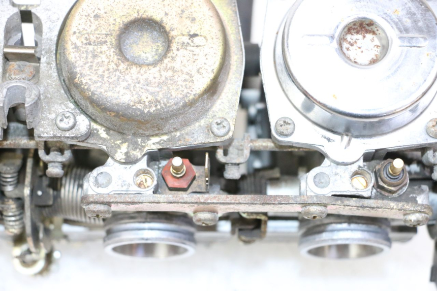 photo de CARBURATORE YAMAHA XJN DIVERSION 600 (2000 - 2003) - Zoom sullo stato d'uso