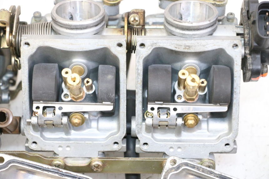 photo de CARBURATORE YAMAHA XJN DIVERSION 600 (2000 - 2003) - Ricambio usato controllato