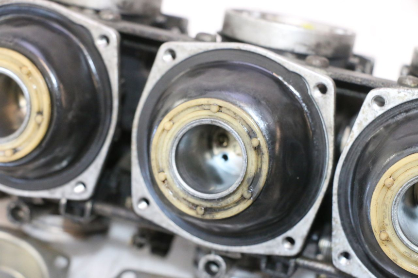 photo de CARBURATORE YAMAHA XJR 1300 (1998 - 2002) - Panoramica del profilo